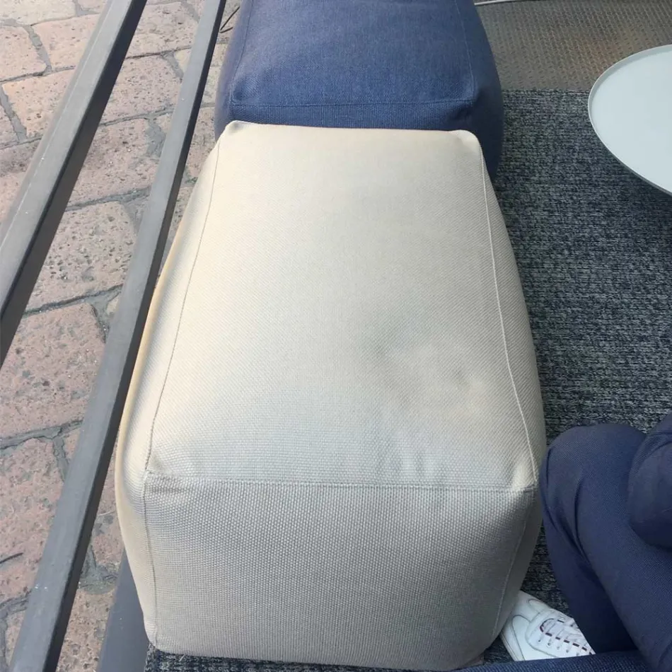 Miękka prostokątna pufa otomana do użytku wewnątrz i na zewnątrz, wykonana z tkaniny - Naemi Viadurini