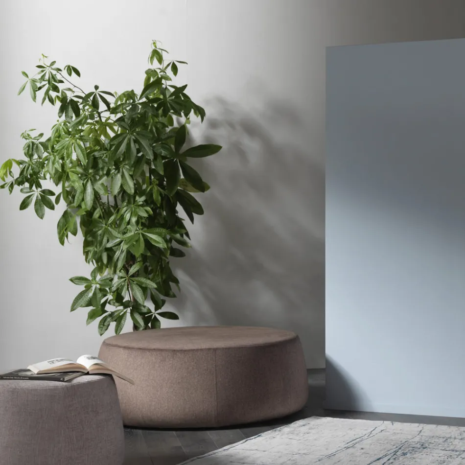 Miękka okrągła pufa do salonu z kolorowego aksamitu w 3 rozmiarach - Evelyne Viadurini