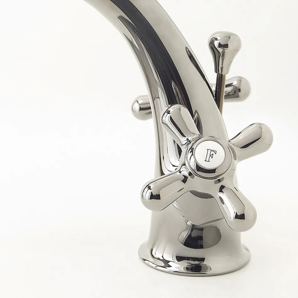 Jednootworowa bateria do umywalki łazienkowej z mosiądzu z odpływem w klasycznym stylu - Ercolina Viadurini