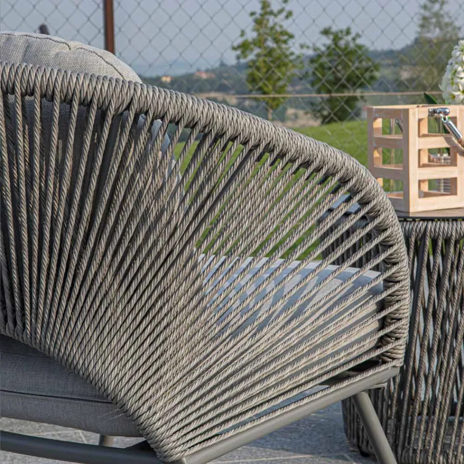 Pokój dzienny z 2 fotelami i stolikiem kawowym - walizka Viadurini