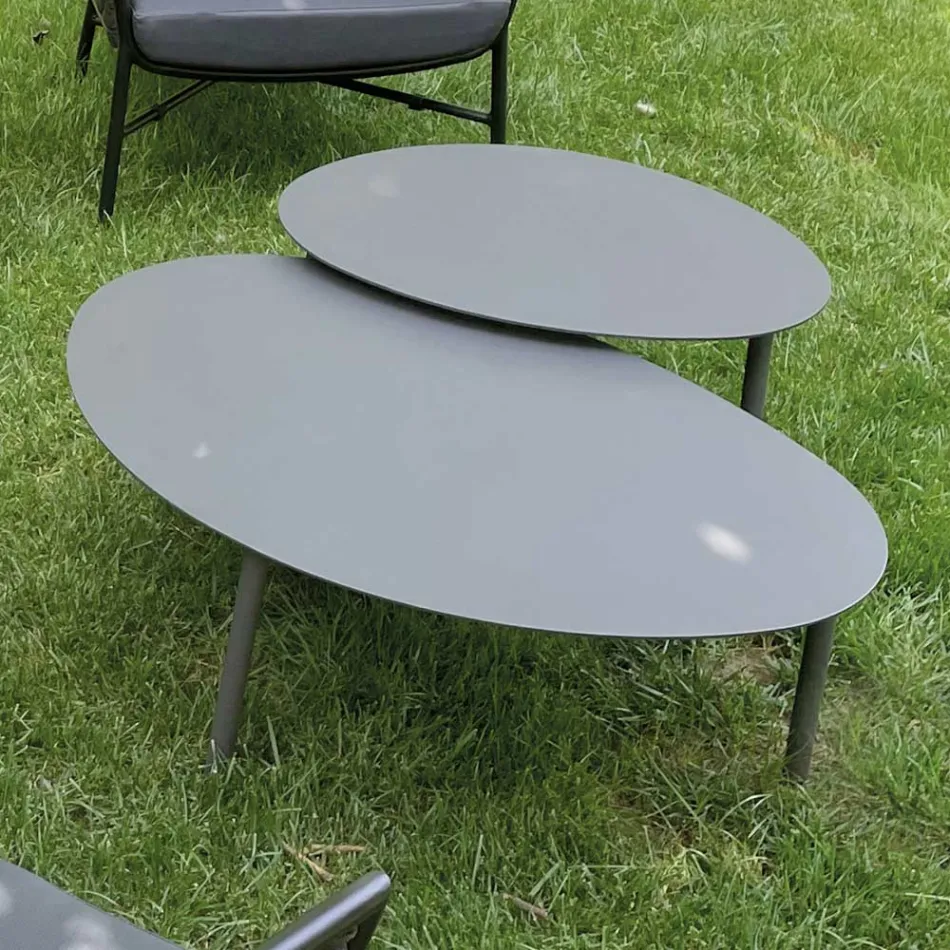 Salon składający się z sofy, foteli i 2 aluminiowych stolików kawowych - Yuma Viadurini