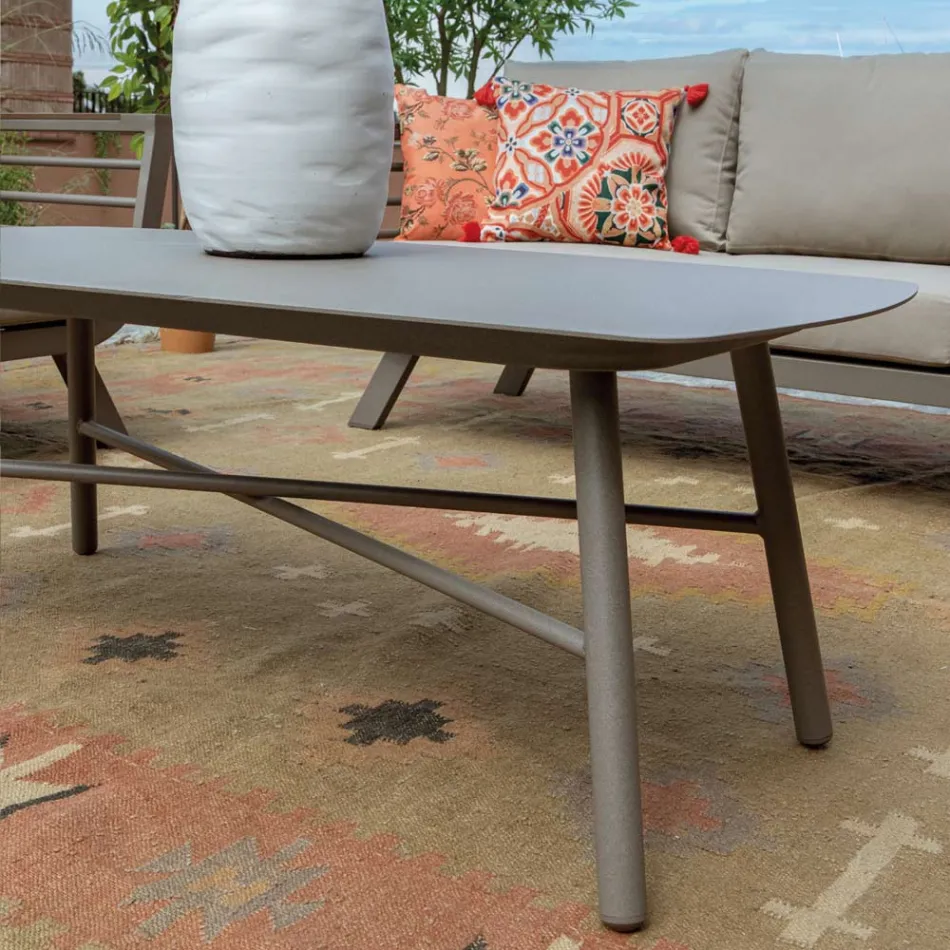 Salon zewnętrzny składający się z 1 sofy 3-osobowej, 2 foteli i 1 stolika kawowego - Righello Viadurini