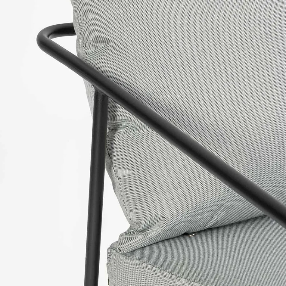 Salon na świeżym powietrzu z 1 sofą, 2 fotelami i 2 stalowymi stołami – Preferuj Viadurini