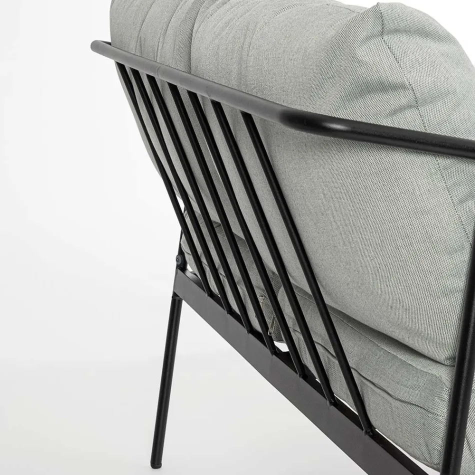 Salon na świeżym powietrzu z 1 sofą, 2 fotelami i 2 stalowymi stołami – Preferuj Viadurini