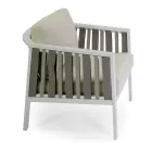 Salon zewnętrzny z białego aluminium i kremowymi poduszkami - Relaz Viadurini