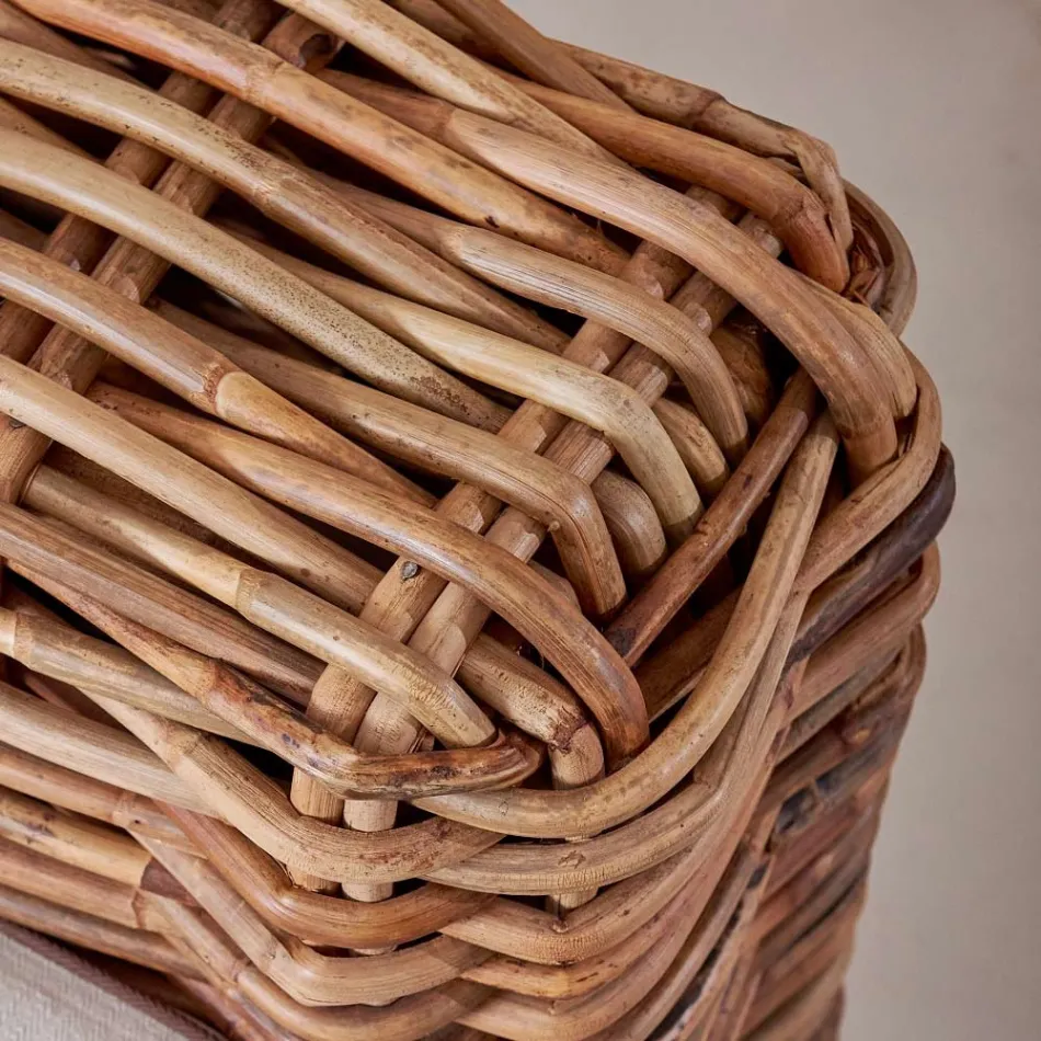 Salon na świeżym powietrzu z naturalnego rattanu z poduszkami – Keira Viadurini