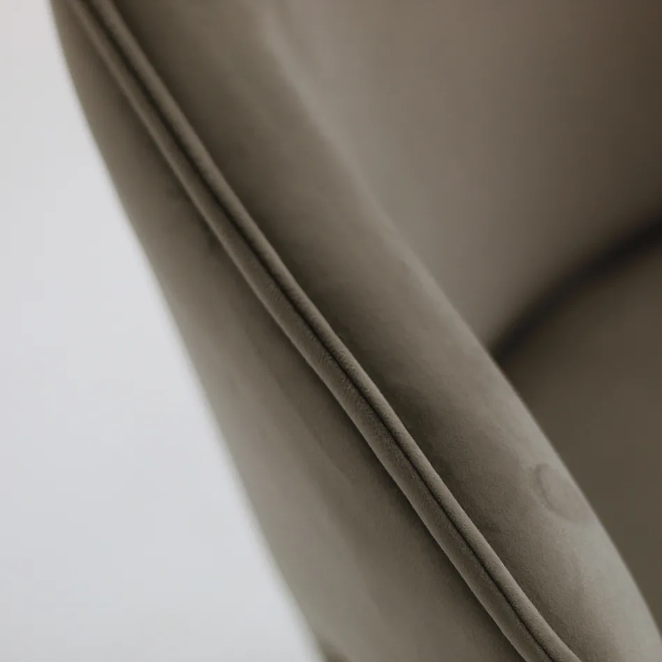 Krzesło z całkowicie tapicerowanym siedziskiem i oparciem Made in Italy - Adria Viadurini