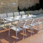 Krzesło ogrodowe z możliwością układania w stos z aluminium z designerskimi podłokietnikami - Gontran Viadurini