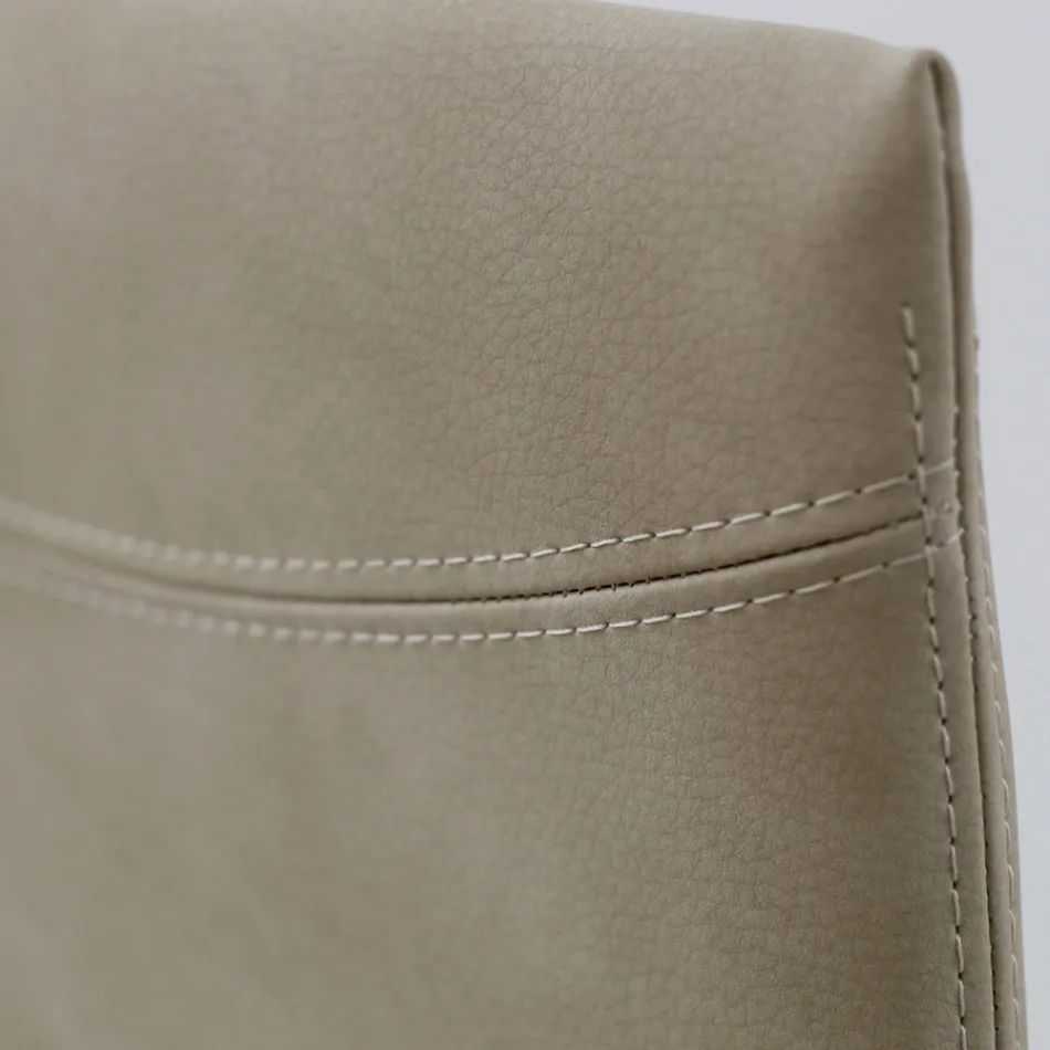 Krzesło do salonu ze sztucznej skóry z lakierowanymi nogami Made in Italy - Roslin Viadurini