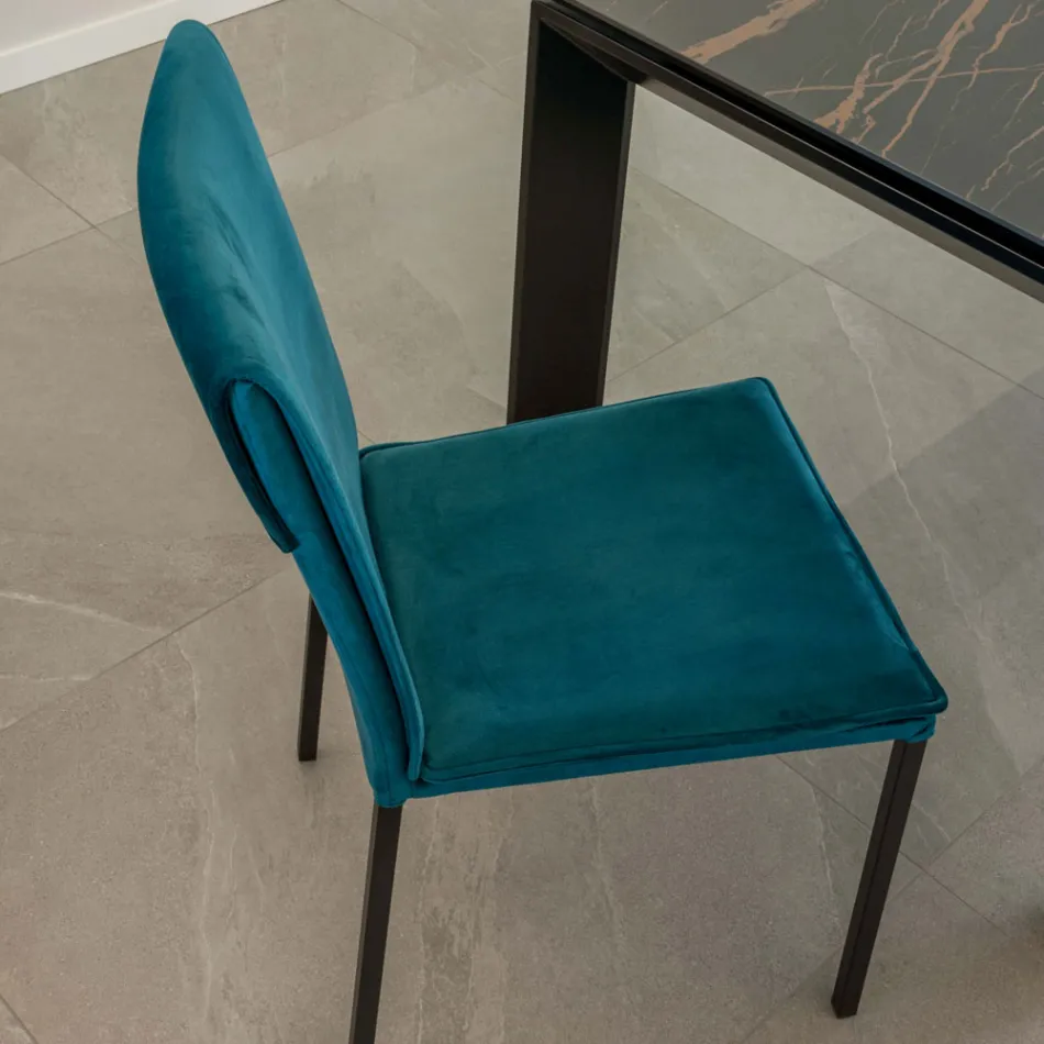 Krzesło do salonu z odpornego na plamy aksamitu i czarnej struktury – Haroon Viadurini