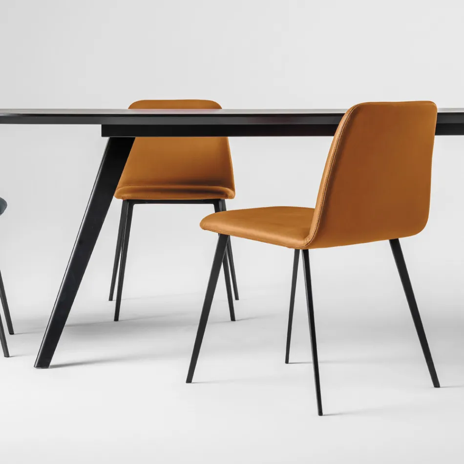 Luksusowe skórzane krzesło z metalowymi nogami Made in Italy, 2 sztuki - Molde Viadurini