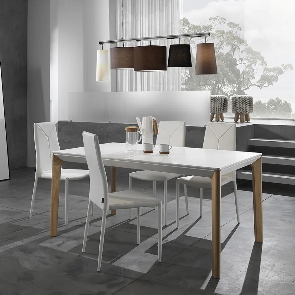 4-częściowe krzesło do jadalni z możliwością układania w stosy ze skóry syntetycznej - Syberia Viadurini