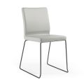 Krzesło wykonane ze skóry perłowej i czarnych stalowych nóg Made in Italy - Stella