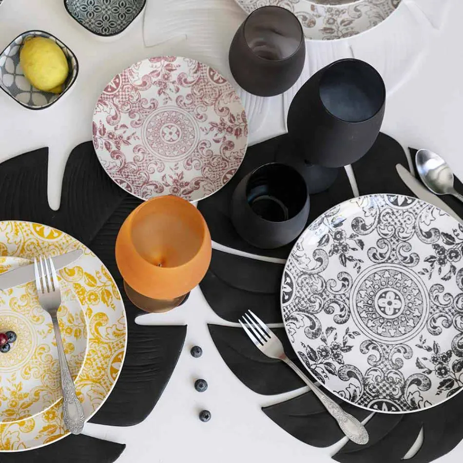 Zestaw kieliszków do czerwonego lub białego wina z kolorowego szkła, 12 sztuk - obręcz Viadurini