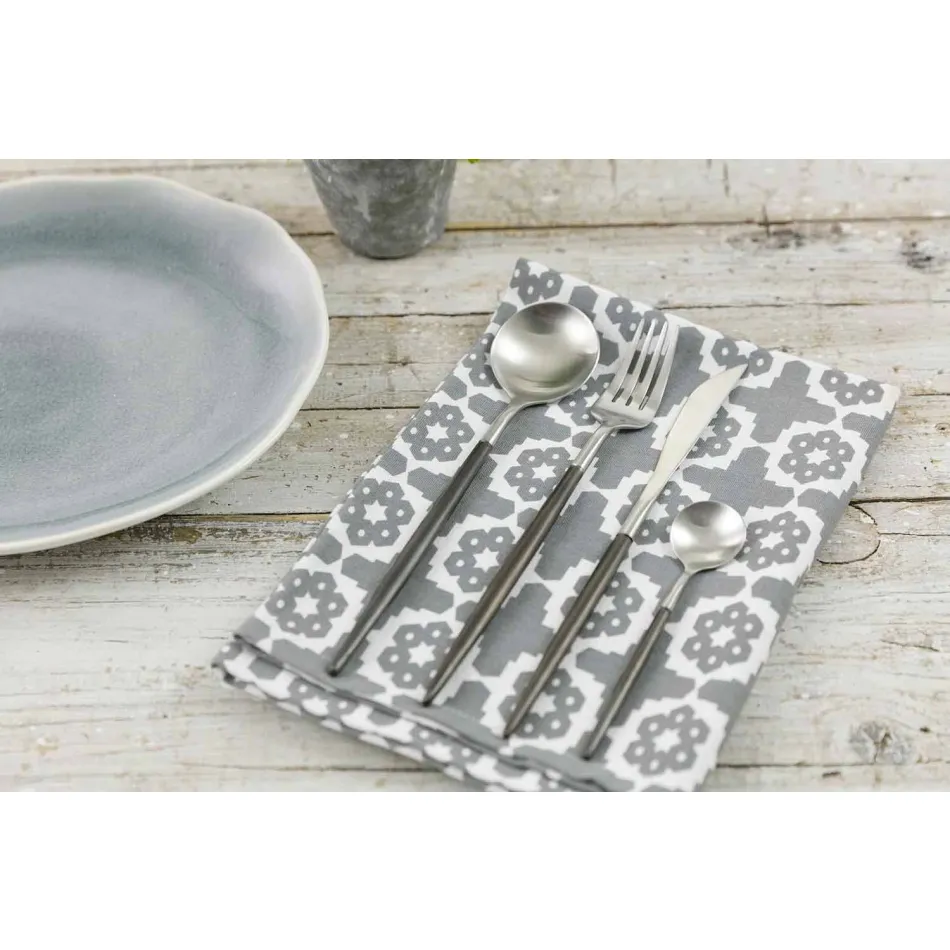 Pełne serwisowanie sztućców w czarnej stali Nowoczesny design 24 sztuki - Calamo Viadurini