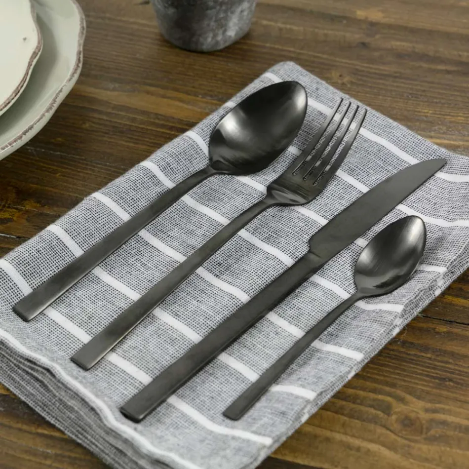 Kompletny zestaw sztućców z czarnej stali lub miedzi, 24 sztuki - Fayette Viadurini