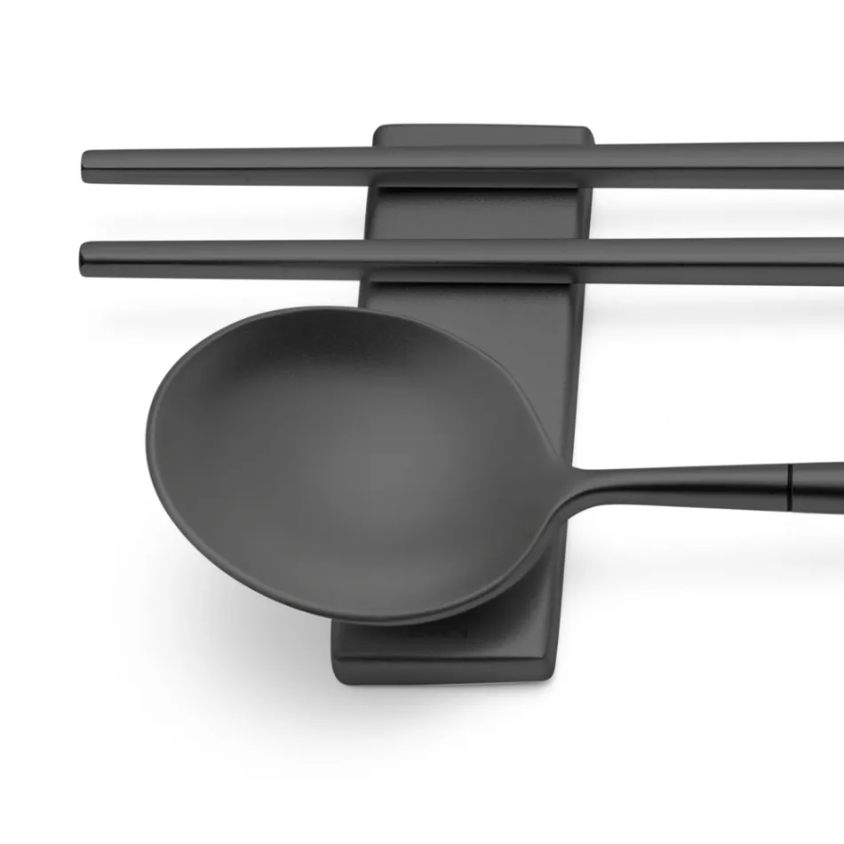 Zestaw składający się z łyżki do owoców, pałeczek i podstawki na sztućce - Osaka Viadurini