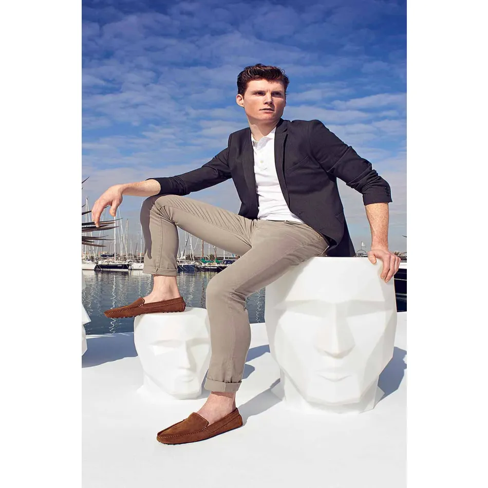 Taboret zewnętrzny w kształcie twarzy w nowoczesnym designie firmy Adan firmy Vondom Viadurini