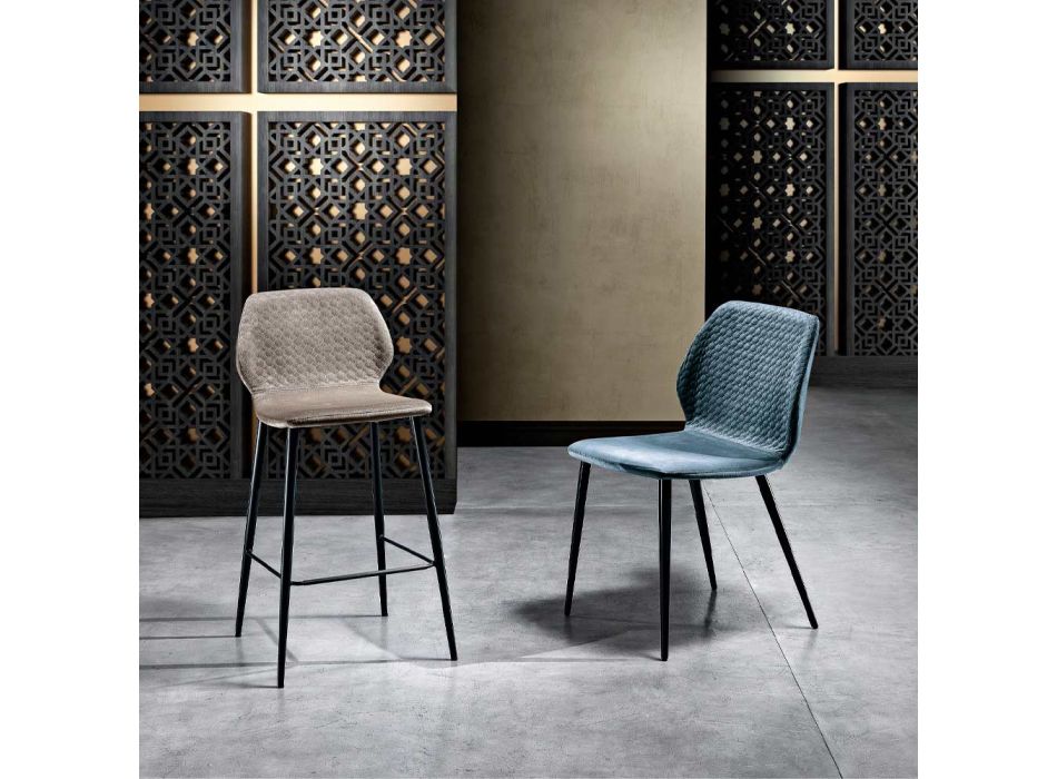 Elegancki stołek z kolorowego pikowanego aksamitu i metalu w kolorze antracytowym - Scarat Viadurini