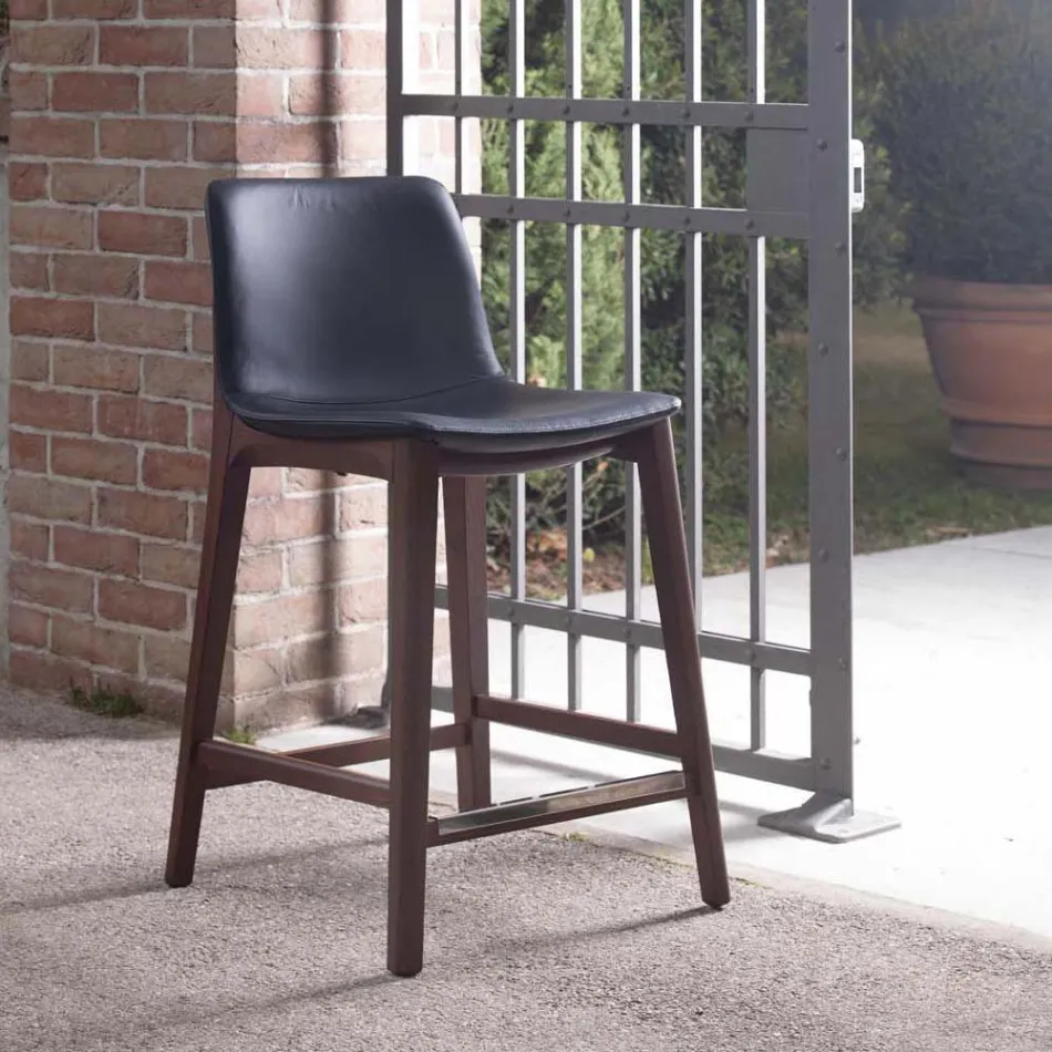 Stołek kuchenny o stałym designie ze skóry i drewna Made in Italy - Rocco Viadurini