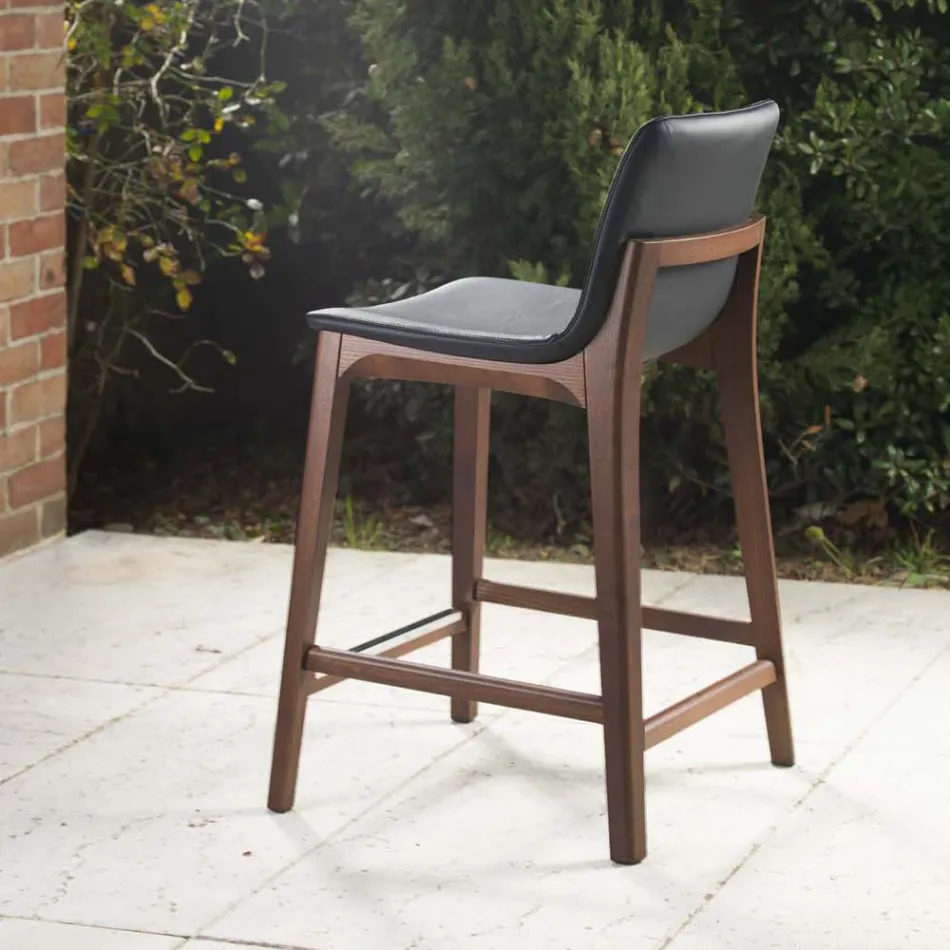 Stołek kuchenny o stałym designie ze skóry i drewna Made in Italy - Rocco Viadurini