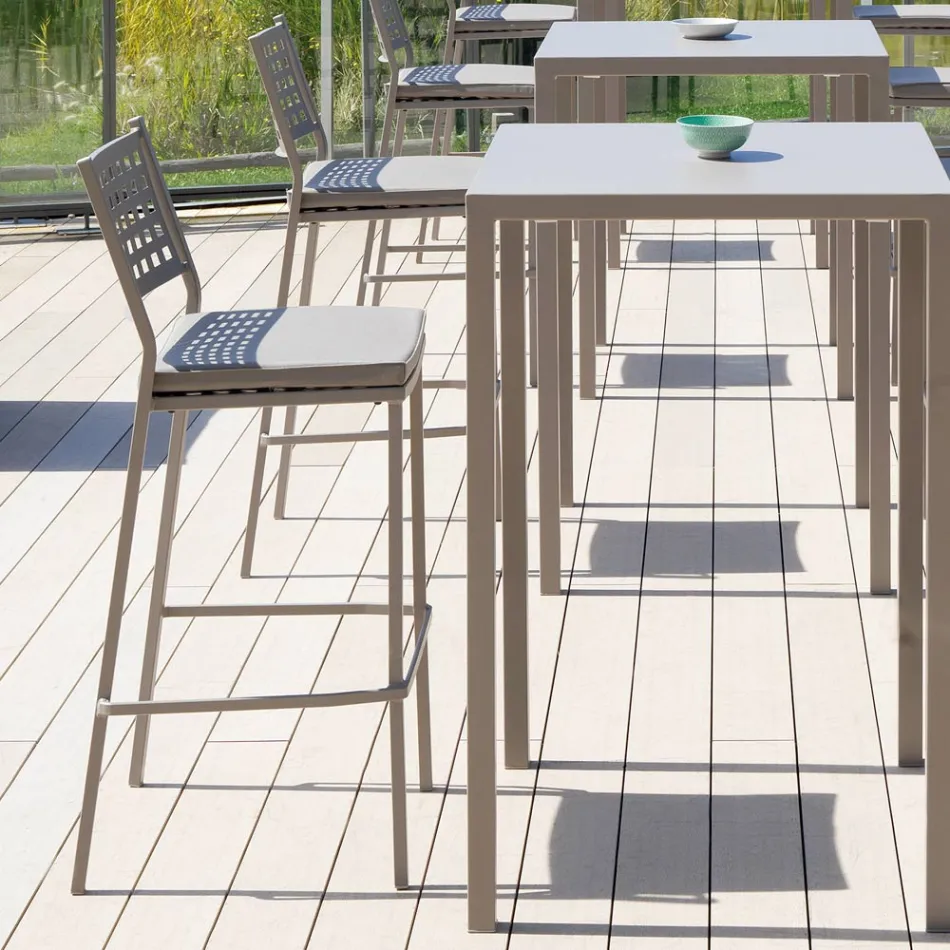 Sztaplowany stołek ogrodowy z malowanej stali Made in Italy - Nilda Viadurini