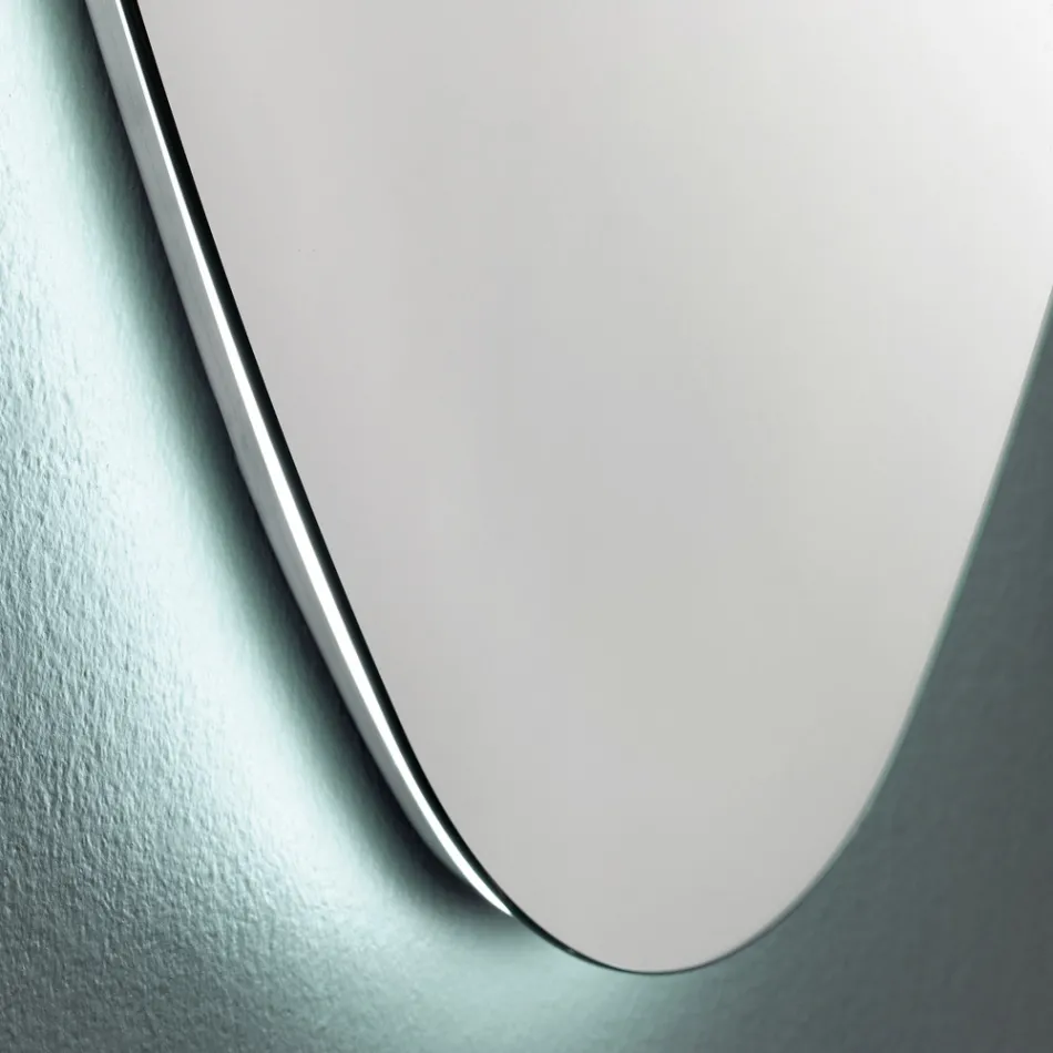 Kształtowane lustro ścienne do łazienki z cennym podświetleniem LED - Trigolo Viadurini