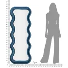 Lustro ścienne z płyty MDF pokrytej aksamitem z falistymi liniami - Sheldon Viadurini