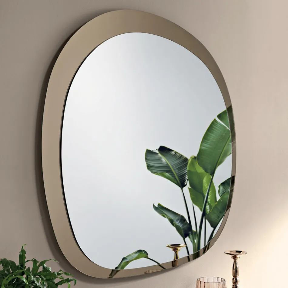 Lustro w kształcie litery U wykonane z dwóch nakładających się tafli szkła. Wyprodukowano we Włoszech - Alida Viadurini