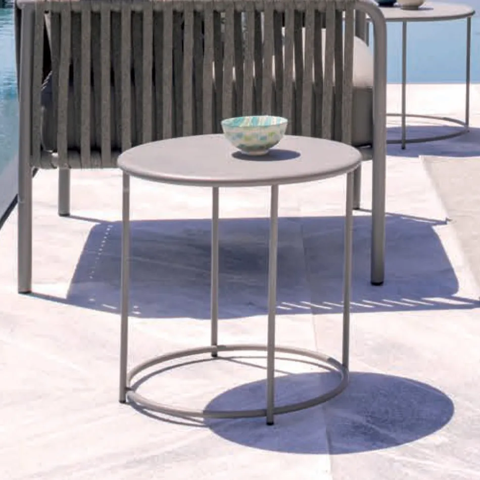 Stolik ogrodowy ze stali ocynkowanej o różnych rozmiarach Made in Italy - Brienne Viadurini