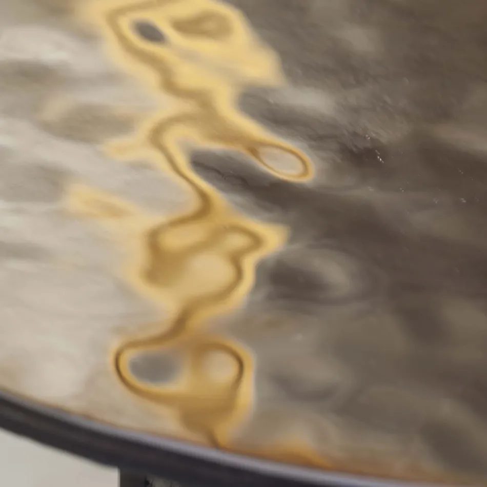 Stolik kawowy ze szklanym blatem i metalową podstawą Made in Italy - Batulla Viadurini