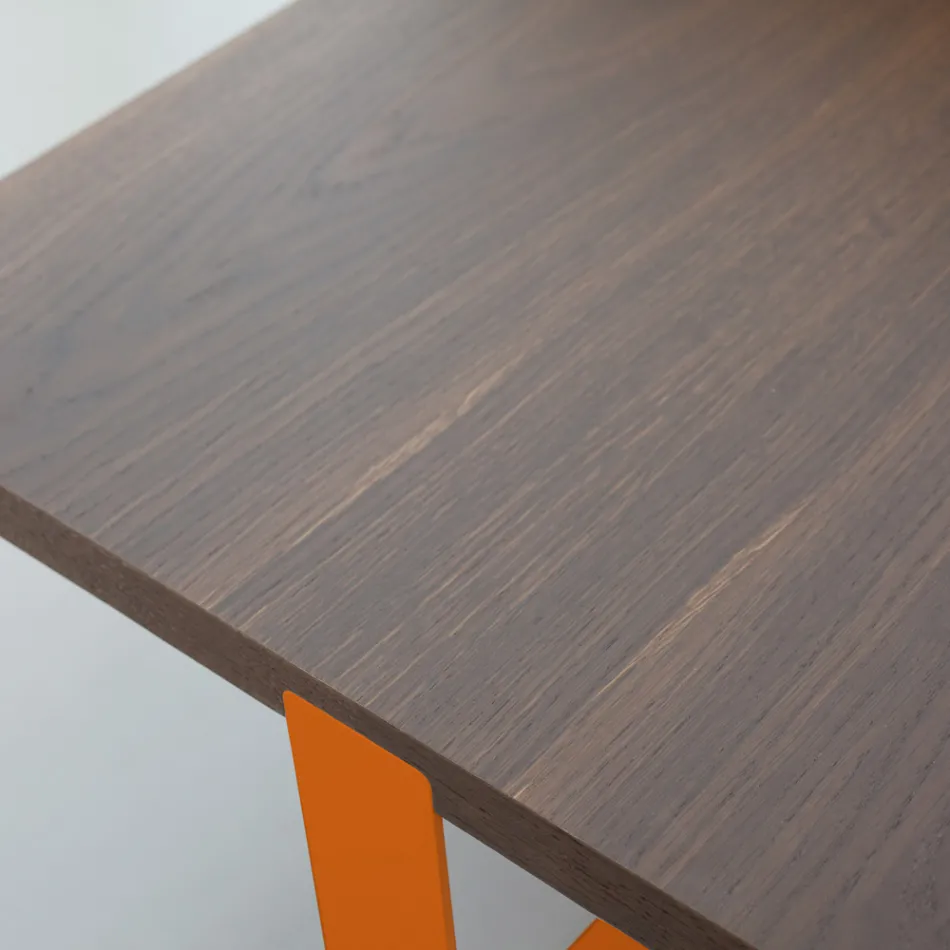 Luksusowy stolik kawowy z kolorowego metalu i drewnianego blatu - Anacleto Viadurini