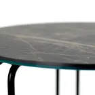 Stolik kawowy z okrągłej kamionki i podstawy z 3 półksiężycami Made in Italy - Arepa Viadurini