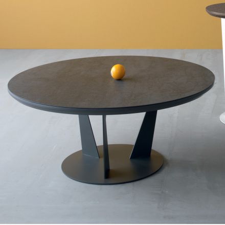 Okrągły stolik kawowy z pochyłym metalowym i ceramicznym blatem - Coriko Viadurini