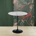Okrągły stolik kawowy Tulip Eero Saarinen H 52 z marmuru arabeskowego Made in Italy - Scarlet