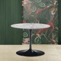 Stolik kawowy Tulip Saarinen z owalnym blatem z marmuru arabeskowego H 39 Made in Italy - Scarlet