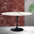 Stolik kawowy Saarinen Tulip H 41 cm z matowej ceramiki Florim Statuario w kolorze szkarłatnym