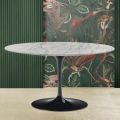 Stolik kawowy Tulip Saarinen H 41 z marmuru Carrara Statuarietto Made in Italy - Scarlet