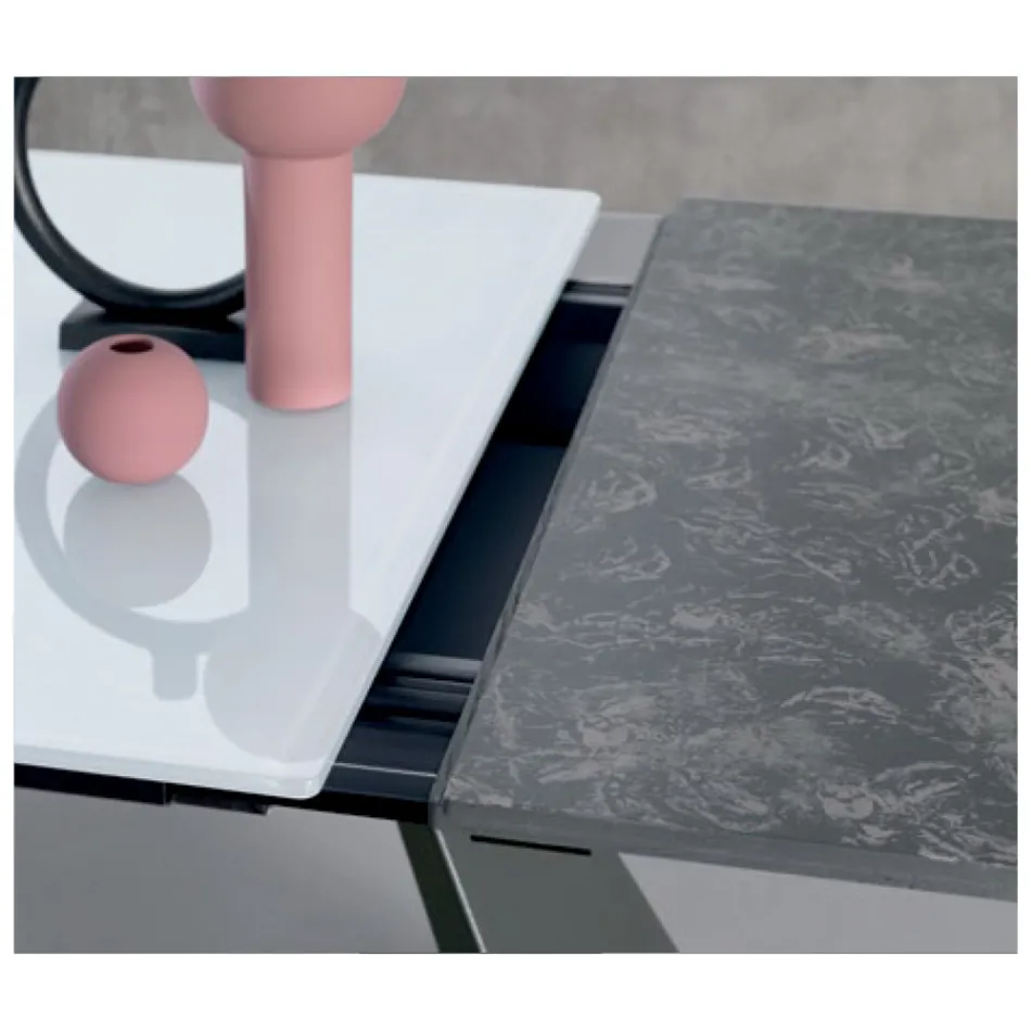 Rozkładany stół z bocznym przedłużeniem w szkle mlecznym - Aperol Viadurini