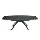 Rozkładany metalowy stół z blatem z kamionki porcelanowej imitującej marmur - Vittorio Viadurini