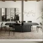 Stół z kształtowanym szklanym blatem i podstawą ze szkła topionego i metalu - Foglietto Viadurini