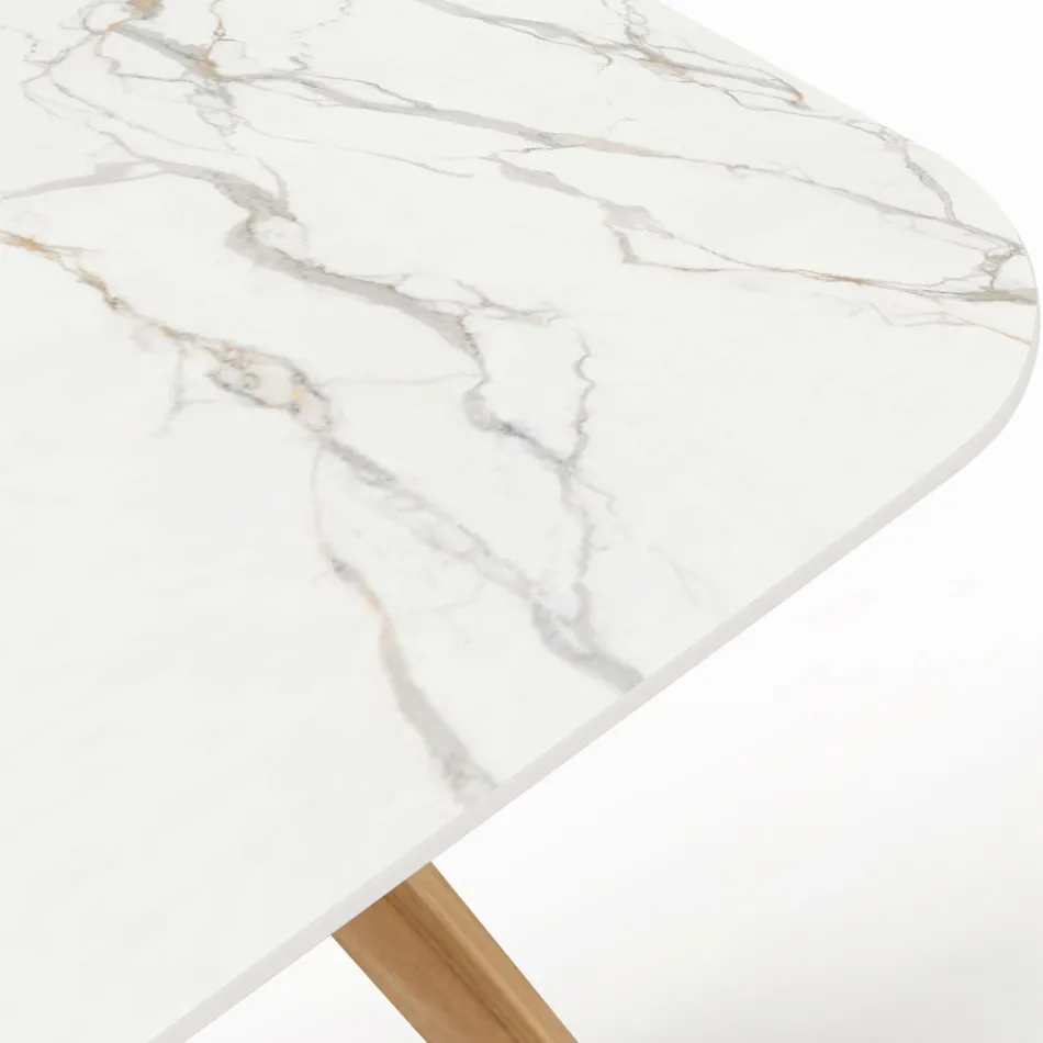 Stół ogrodowy z drewnianą podstawą i ceramicznym blatem Calacatta Oro - Infinity Viadurini