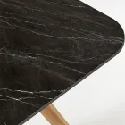 Stół ogrodowy z drewnianą podstawą i ceramicznym blatem Marquinia w kolorze czarnym - Infinity Viadurini