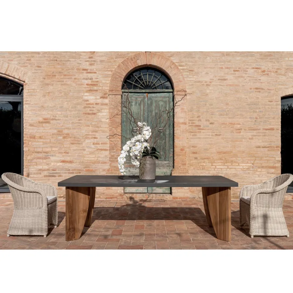 Stół zewnętrzny z mikrocementu Okumè i wykończeniem z drewna tekowego Made in Italy - ołówek Viadurini