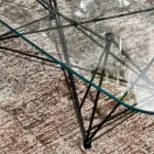 Naprawiono stół ze szklanym blatem w kształcie beczki i stalową podstawą Made in Italy - Ezzellino Viadurini