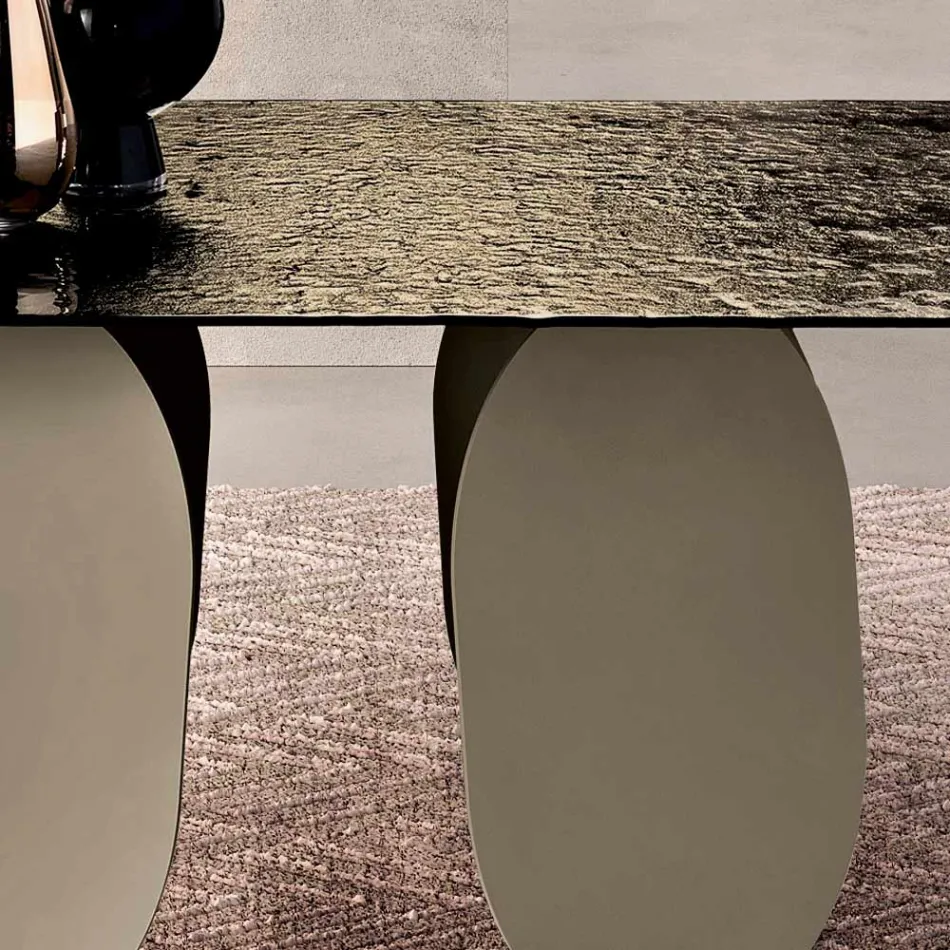 Prostokątny stół z młotkowanym szklanym oparciem – posrebrzany. Wyprodukowano we Włoszech – Almo Viadurini