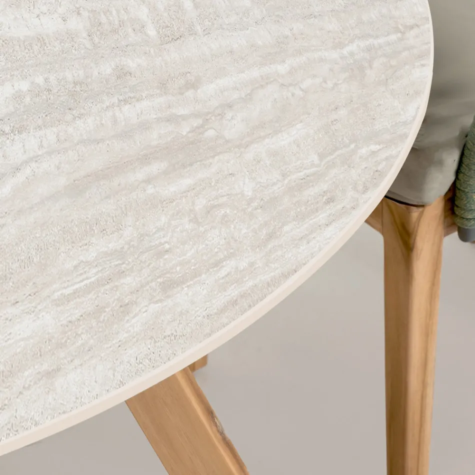 Okrągły stół ogrodowy z jasnej ceramiki trawertynowej Made in Italy - Pegaso Viadurini