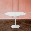 Rozkładany stół Tulip Saarinen H 73 z białego płynnego laminatu Made in Italy - Scarlet