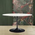 Tulip Saarinen H 73 Stół z owalnym blatem z marmuru karraryjskiego Made in Italy - Scarlet