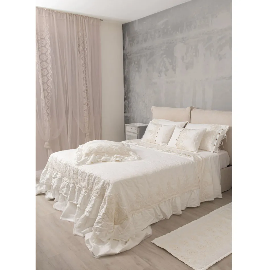 Lekka lniana zasłona z organzą i gotyckim haftem w Centrum Luksusu - Marinella Viadurini